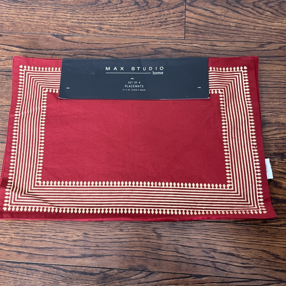 MAX STUDIO HOME PLACEMATS Set Of 4 RED GOLD METALLIC 13 X 19 100% COTTON